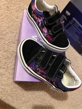 Vans demon hunters kpop Kids Black and Purple Floral Double-Strap vans